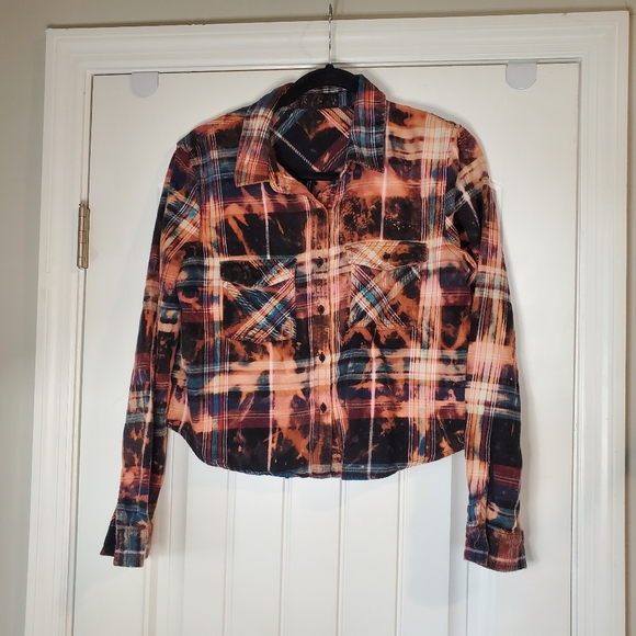 CROPPED FLANNEL - Picture 1 of 4
